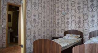 Гостевой дом Inn Uyutnaya Омск Улучшенный двухместный номер с 2 отдельными кроватями-4